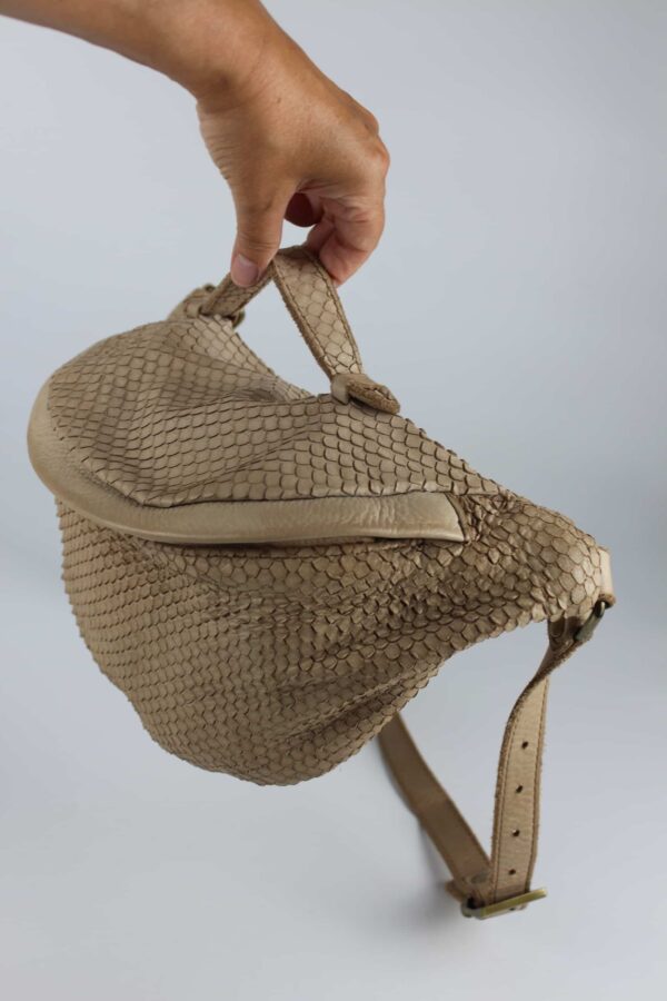 Bolso-Riñonera-De-Piel