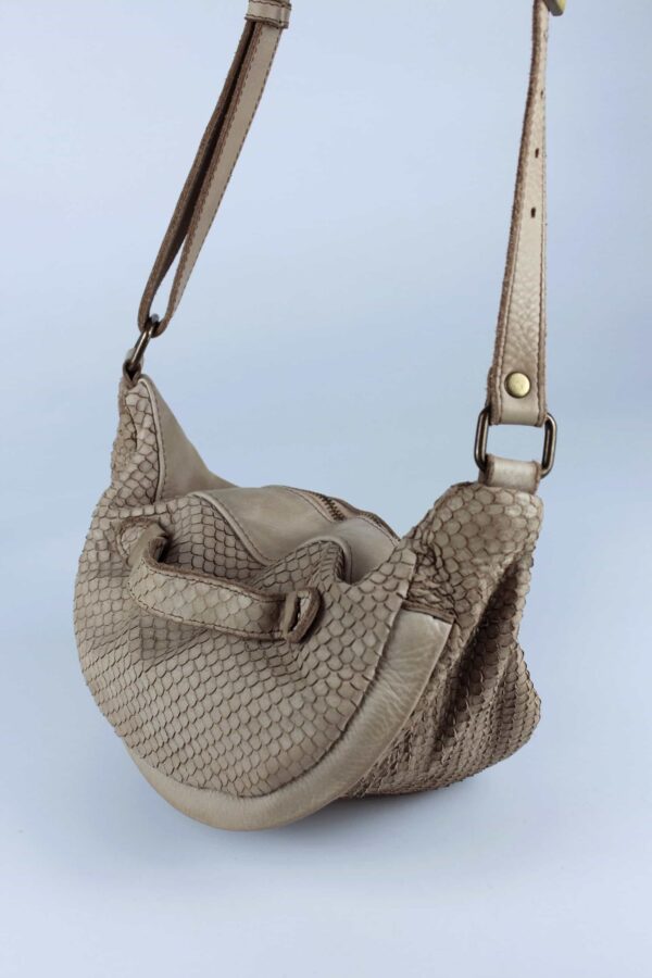 Bolso-Riñonera-De-Piel
